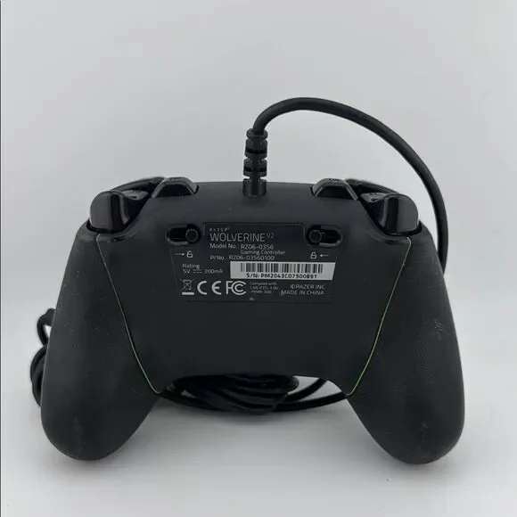 Razer Wolverine V2 RZ06-0356 Wired Gaming Controller for Xbox, Xbox One, PC - Picture 2 of 3